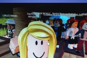 Teacher e Alunos se encontram no ROBLOX   6º ano