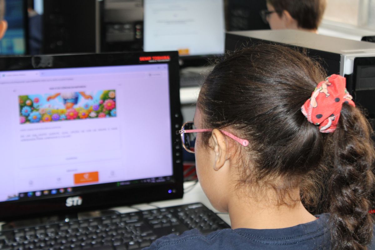Estudantes do 4º Ano Desbravam Novos Horizontes de Aprendizado em Atividade Gamificada