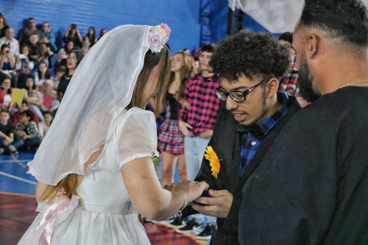 Arraial do Instituto Nossa Senhora Auxiliadora Encanta Participantes com Tradição e Alegria